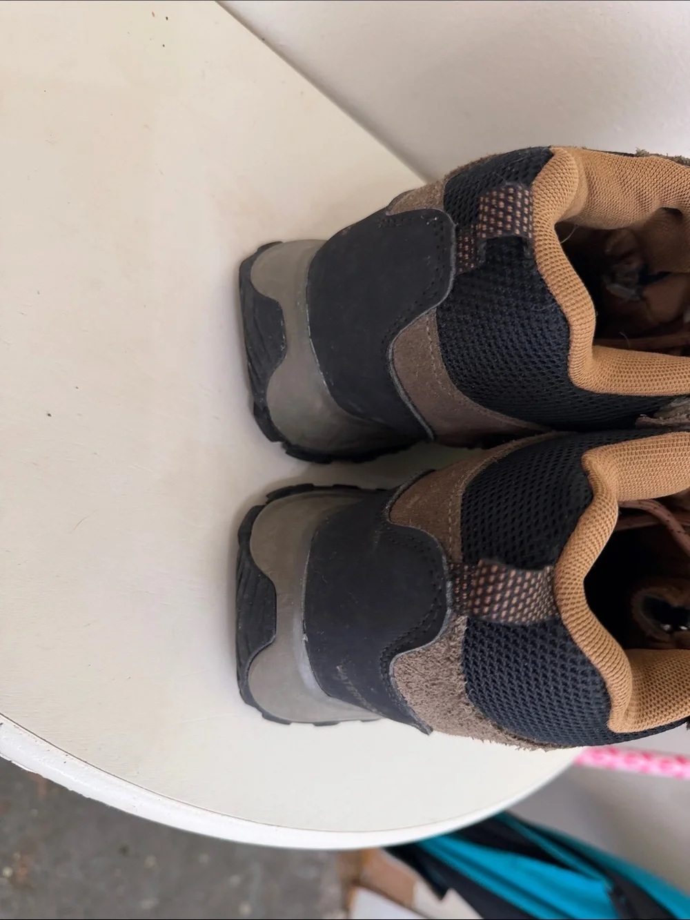 (2393) Columbia Brown and Black Men's Trail Hikers